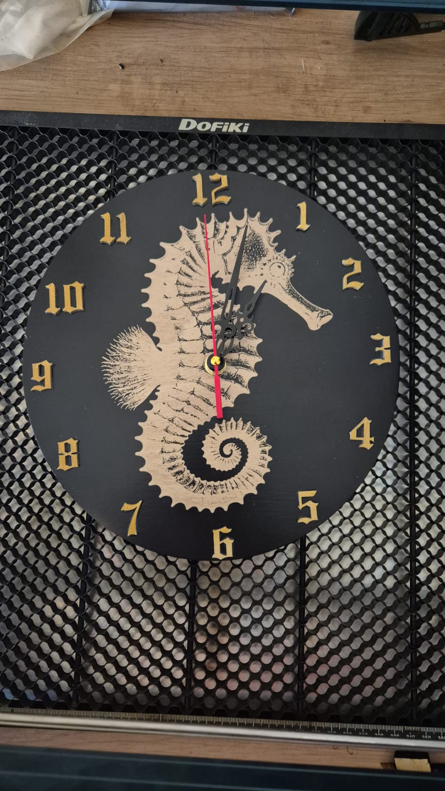 Horloge Hippocampe — figurine impression 3D résine Cannes Yves Bardou